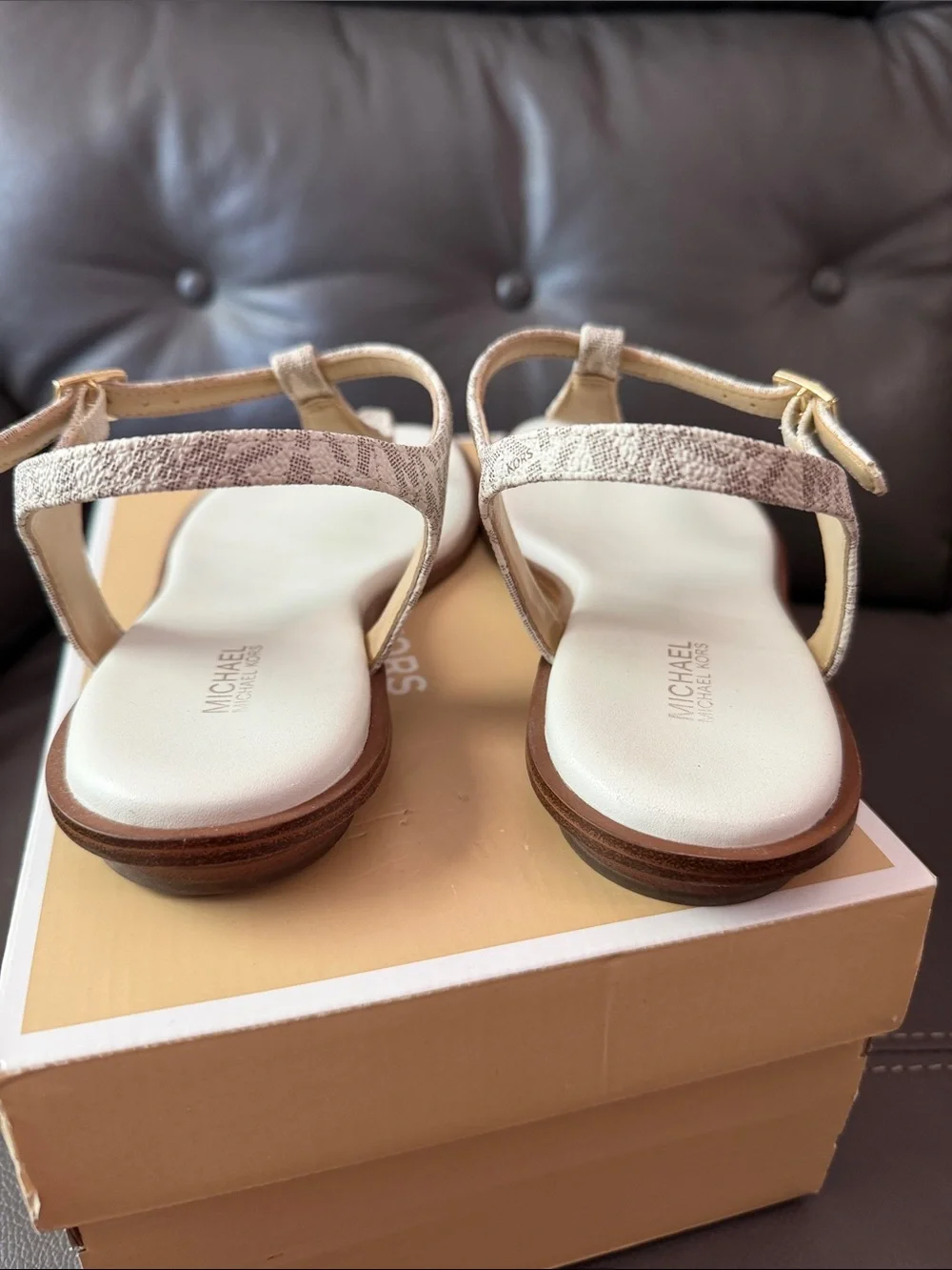 Women’s Michael Kors Vanilla Mallory Thong T-Strap Slingback Sandals Size 9 - Picture 10 of 11